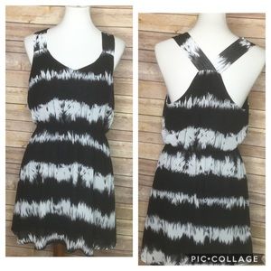 - Very J black & white sleeveless dress SZ L